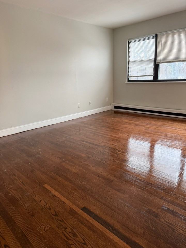 14 Amsterdam Pl #4D - Photo 7 of 9