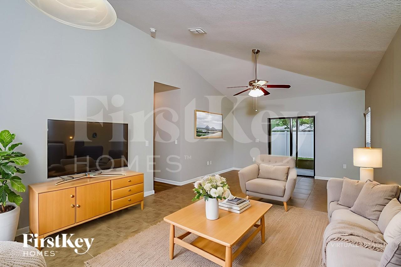 4060 Millicent Cir - Photo 3 of 18