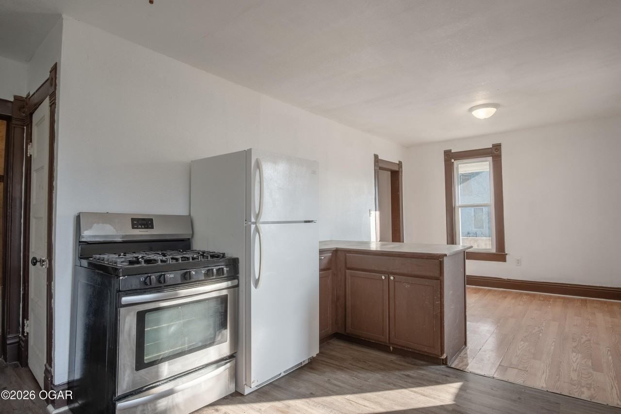 730 S Jackson Ave - Photo 4 of 18