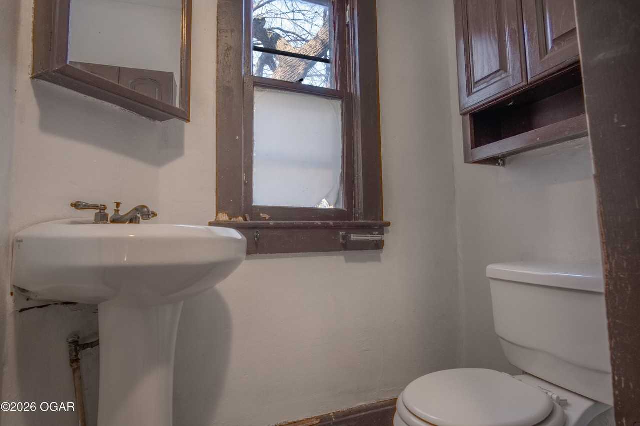 730 S Jackson Ave - Photo 6 of 18