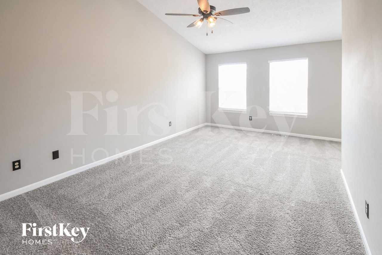 443 N Odell St - Photo 6 of 15