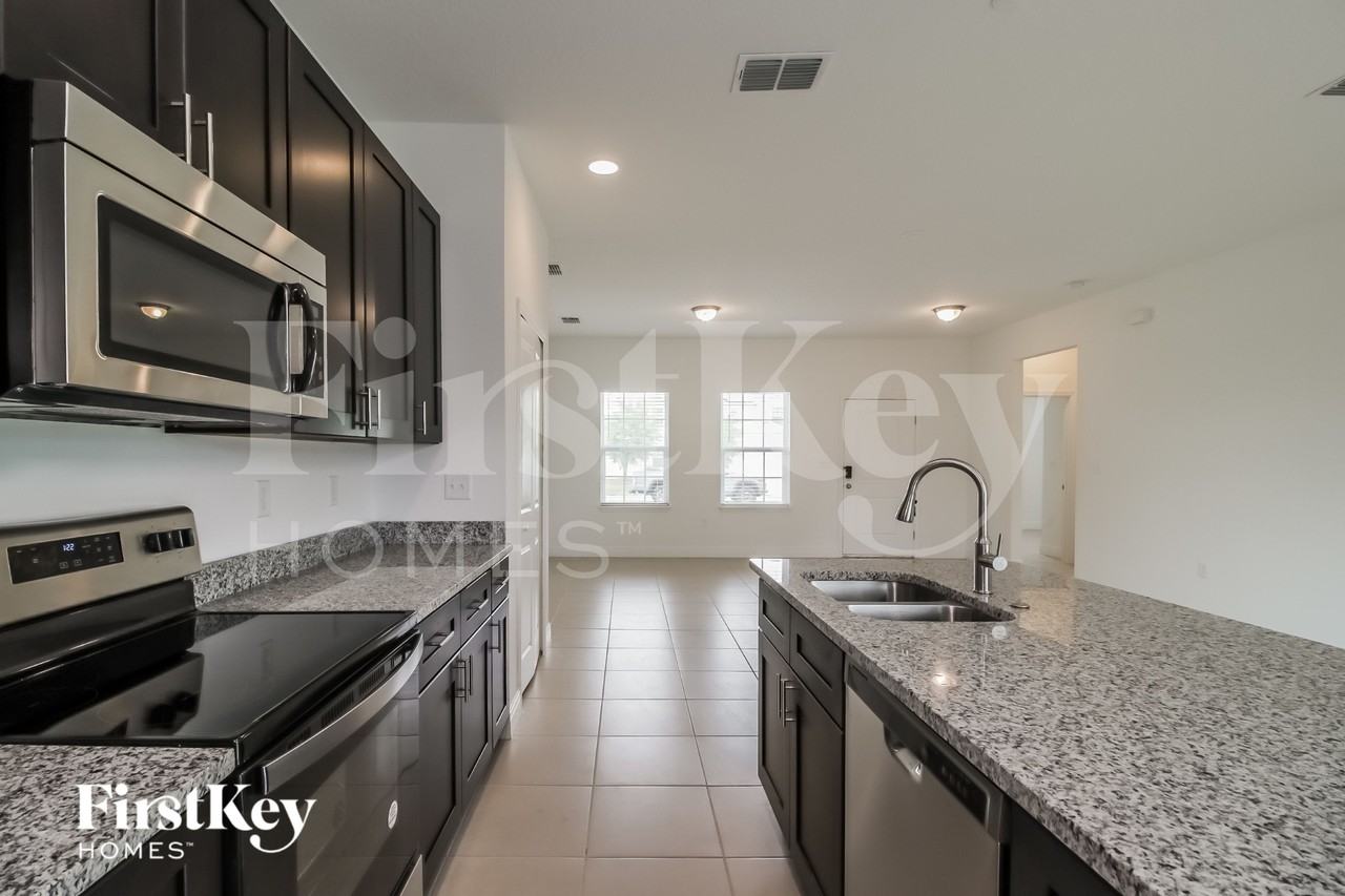 653 Parakeet Ct - Photo 6 of 15