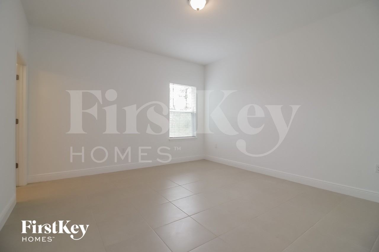 653 Parakeet Ct - Photo 7 of 15