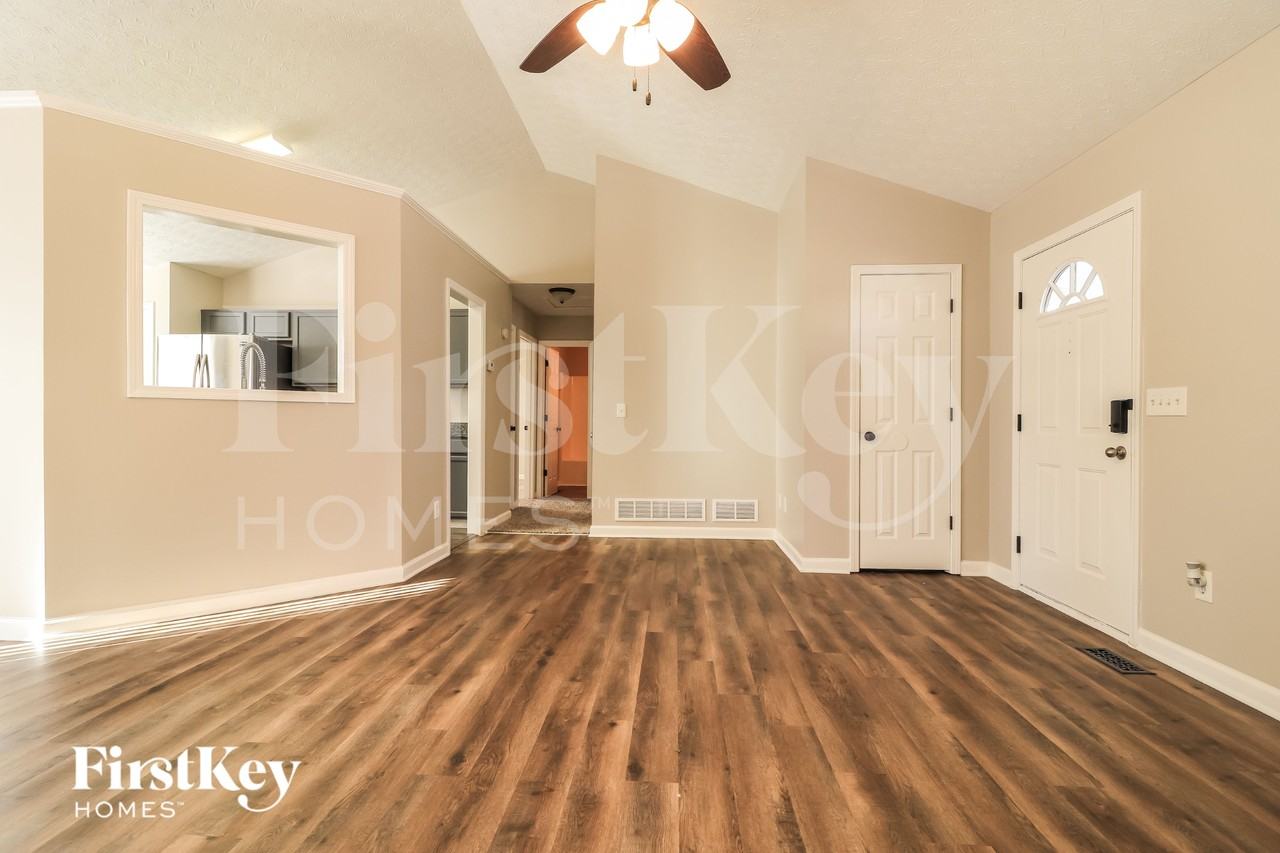 333 Fairview Oak Pl - Photo 3 of 15