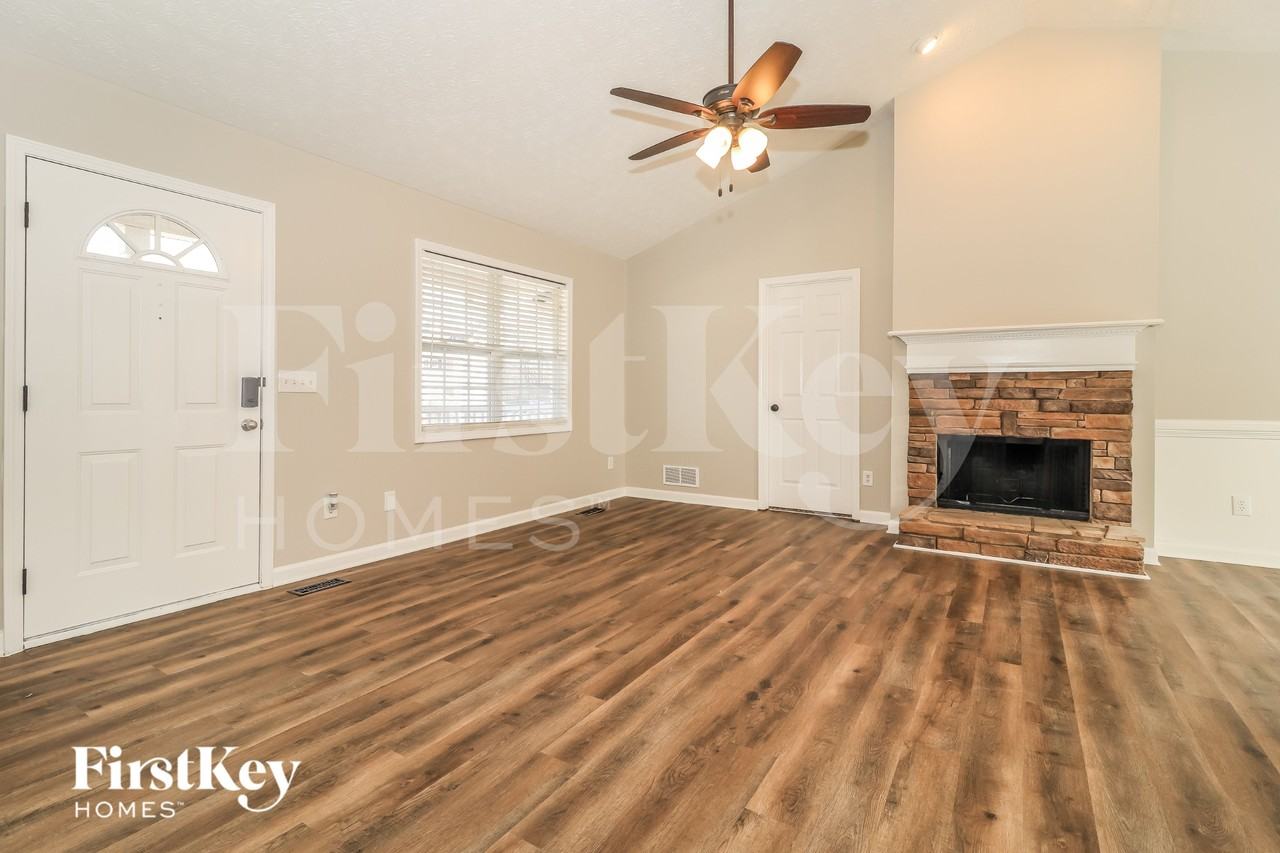 333 Fairview Oak Pl - Photo 4 of 15