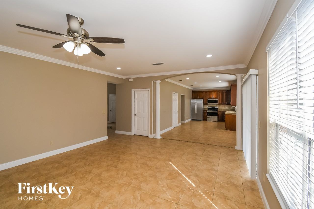 5324 Downington Dr - Photo 3 of 13