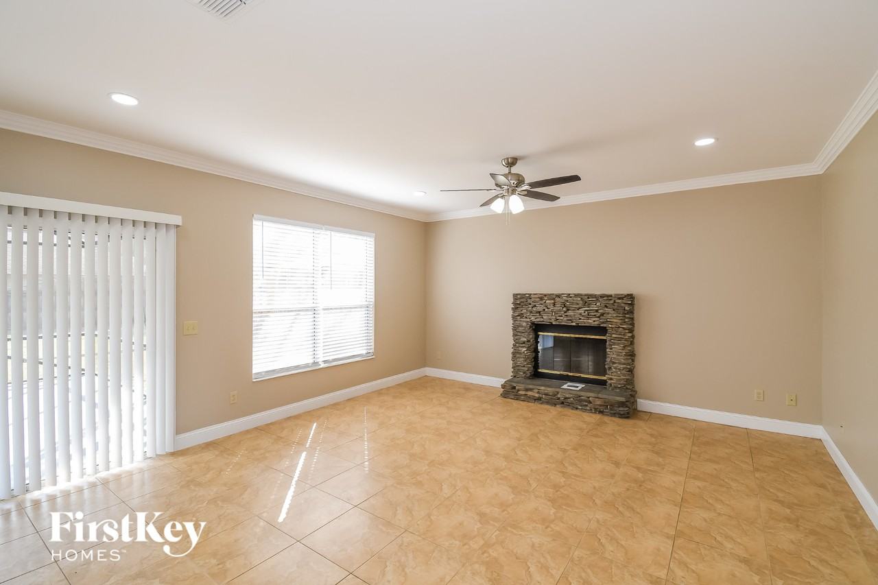 5324 Downington Dr - Photo 4 of 13