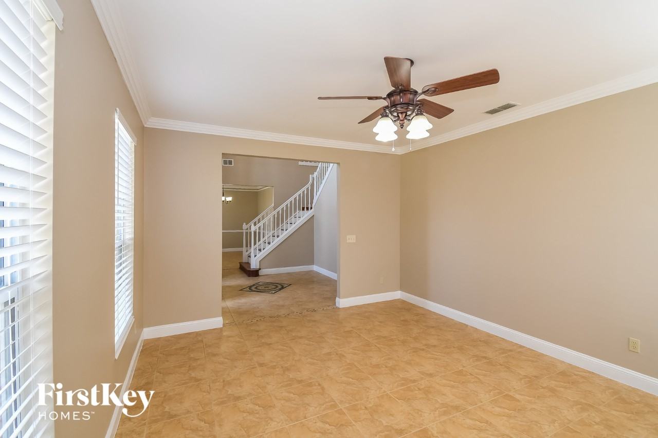 5324 Downington Dr - Photo 5 of 13