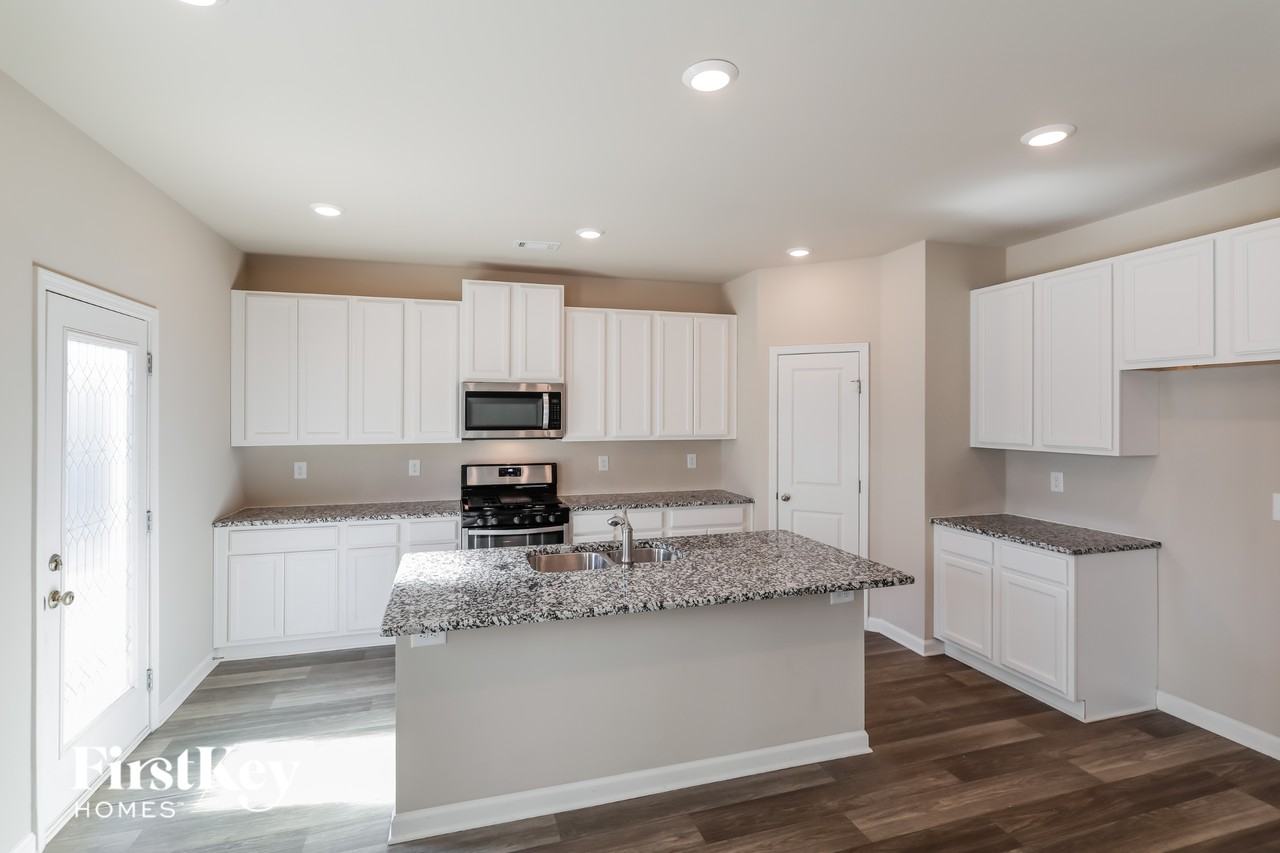 281 Auburn Crossing Dr - Photo 4 of 15