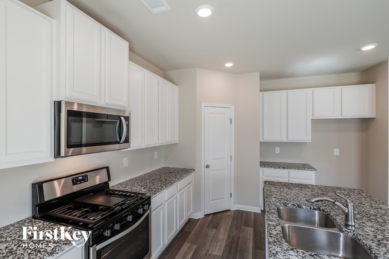 281 Auburn Crossing Dr - Photo 5 of 15