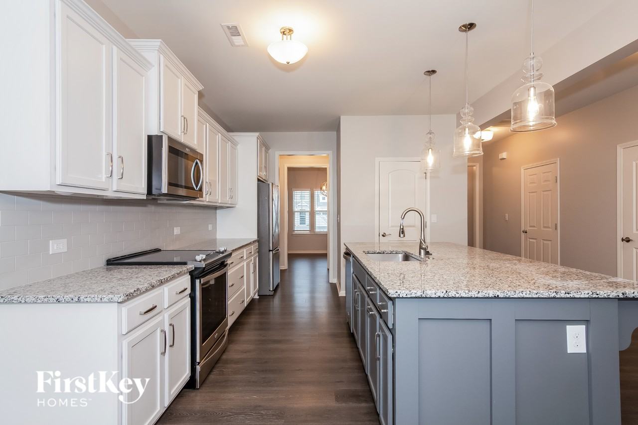 5013 Thomasville Dr - Photo 7 of 15