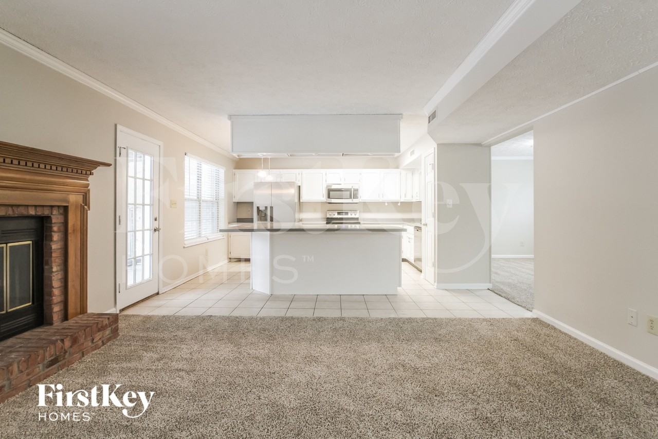 7510 Allenwood Ct - Photo 3 of 15