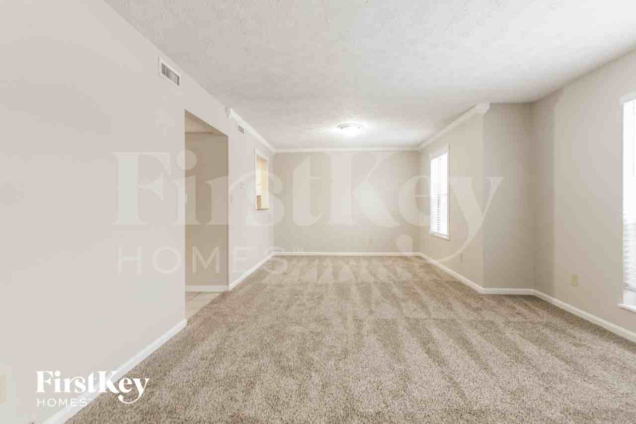 7510 Allenwood Ct - Photo 6 of 15