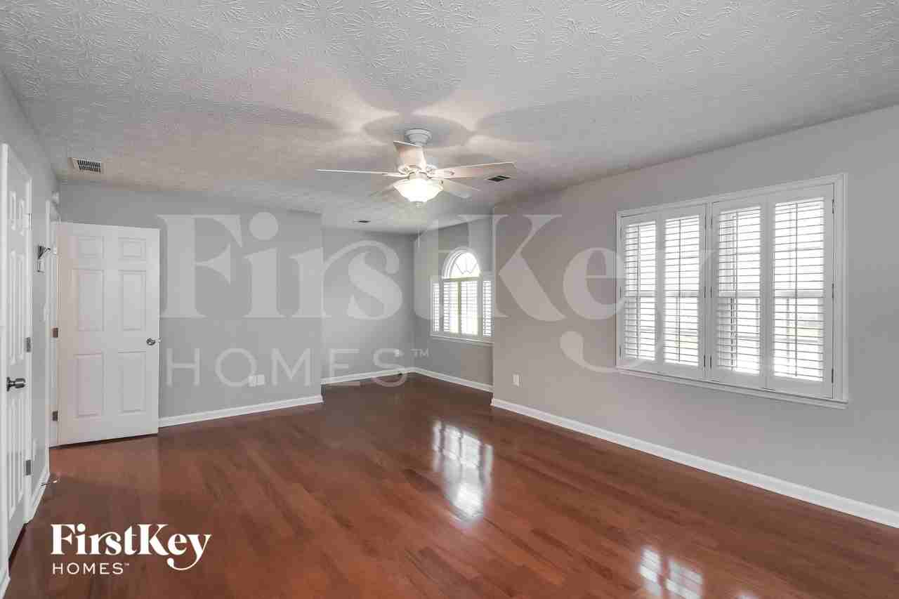 3601 Robinson Walk Dr - Photo 6 of 15