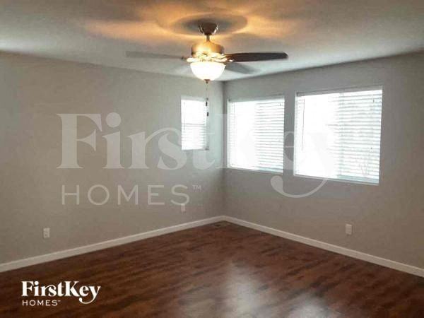 10520 Sedalia St - Photo 7 of 10