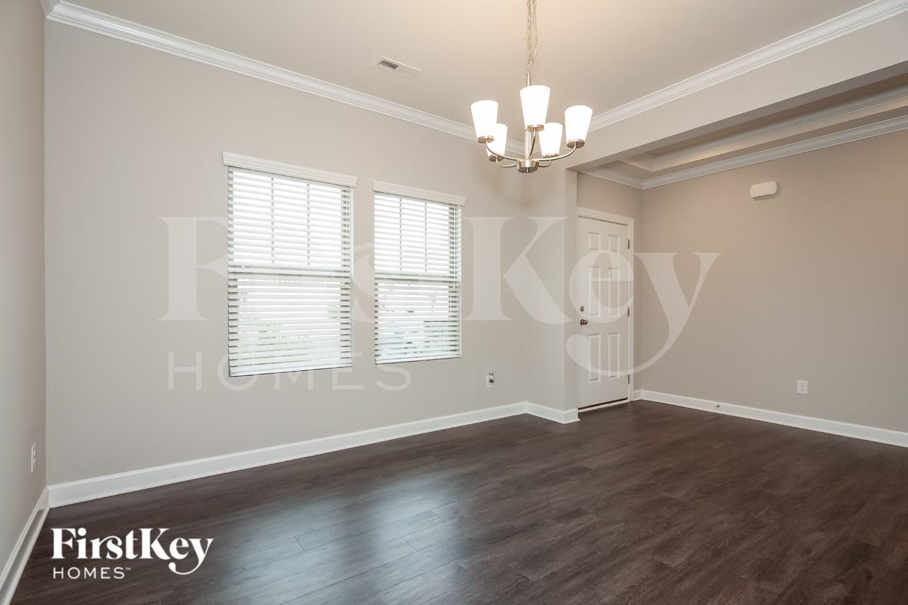 6018 Forney Ct - Photo 3 of 15