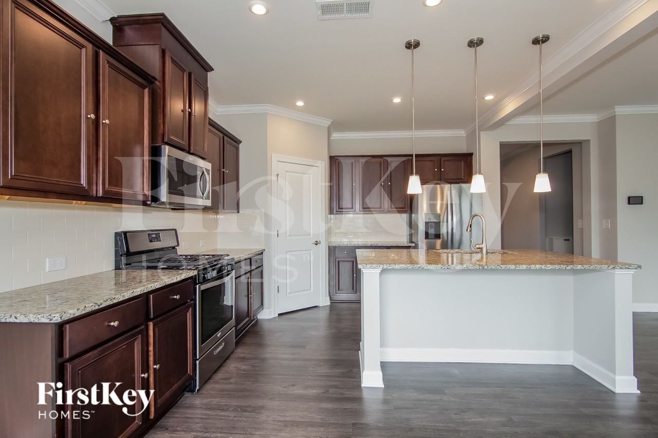 6018 Forney Ct - Photo 6 of 15