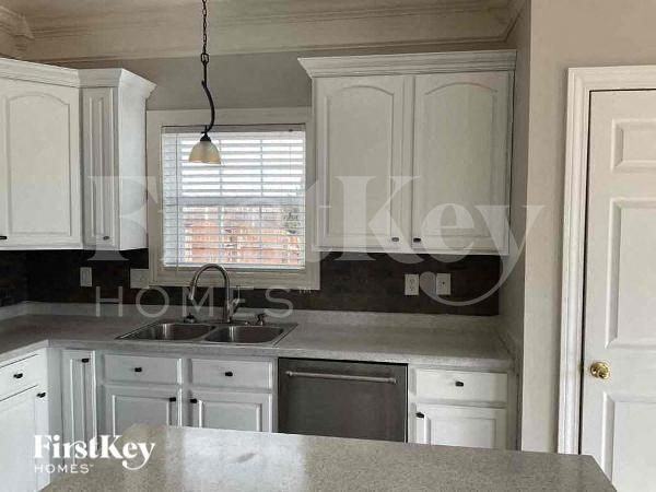 1759 Buckeye Ct - Photo 5 of 11