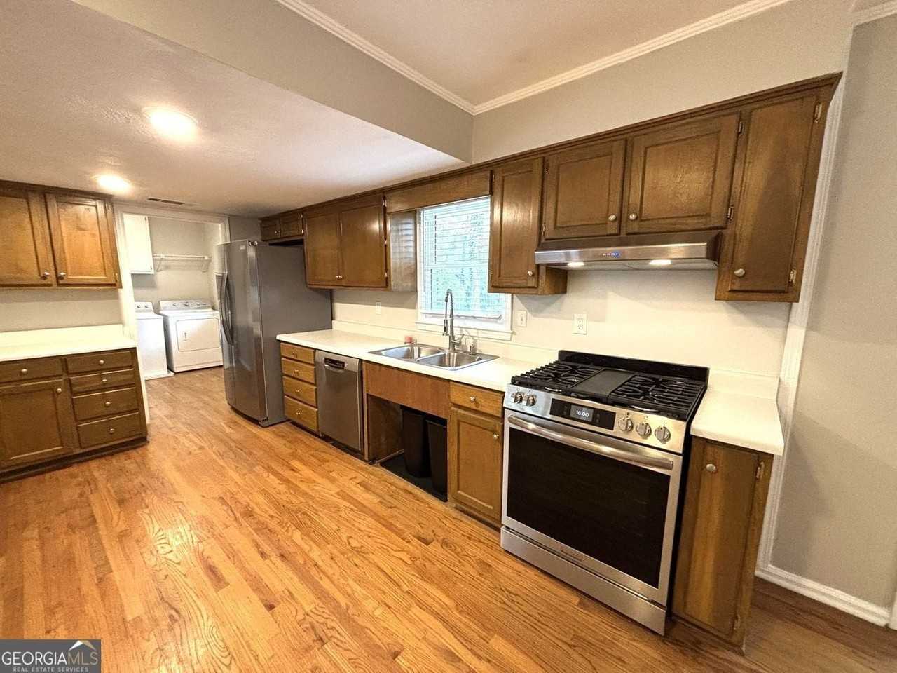 558 Dorsey Cir Sw - Photo 4 of 24