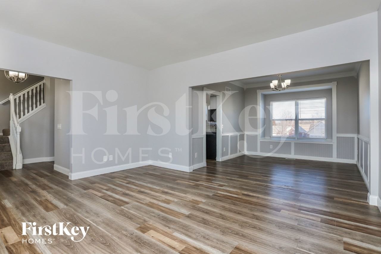 1 Hunters Pass Ct - Photo 3 of 15