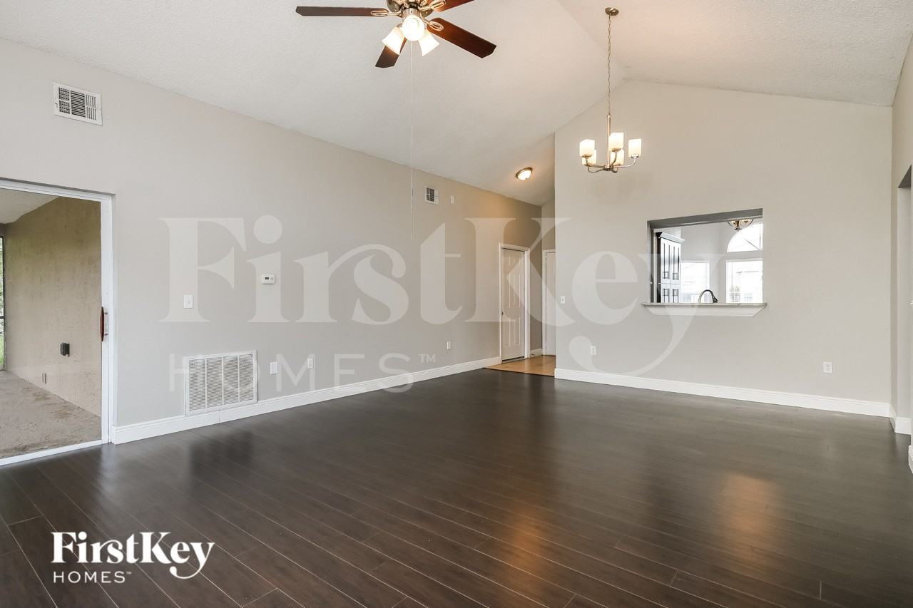 13538 Texas Woods Cir - Photo 5 of 16