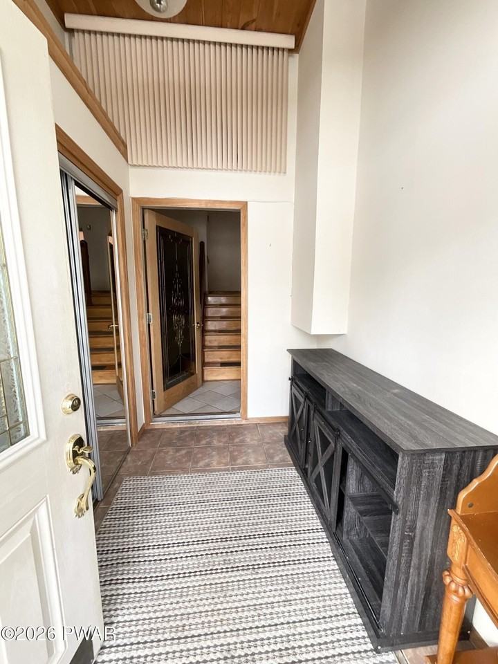 15 Lakeview Dr - Photo 3 of 41