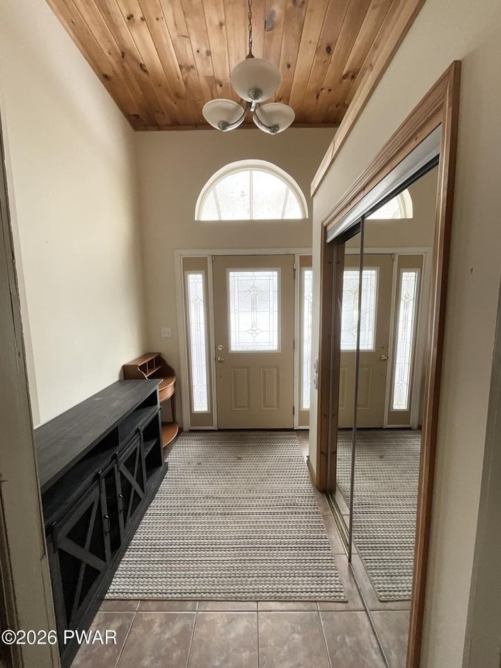 15 Lakeview Dr - Photo 4 of 41