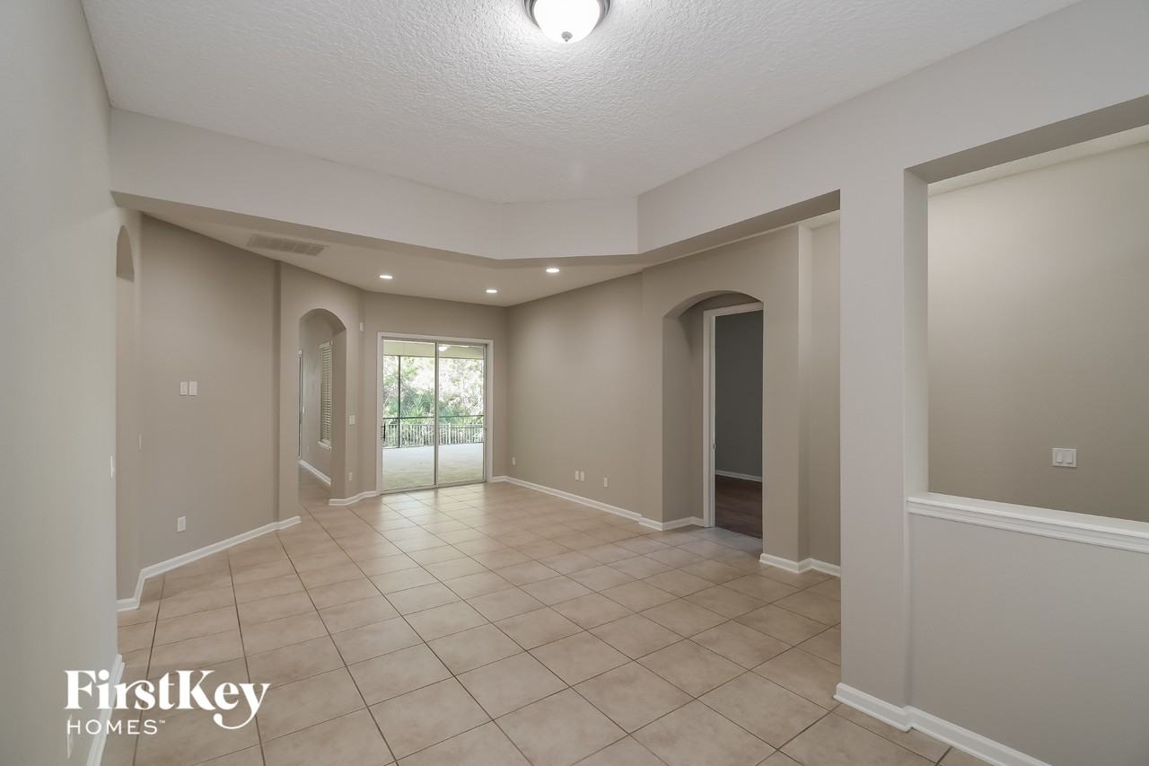 466 Hefferon Dr - Photo 3 of 15