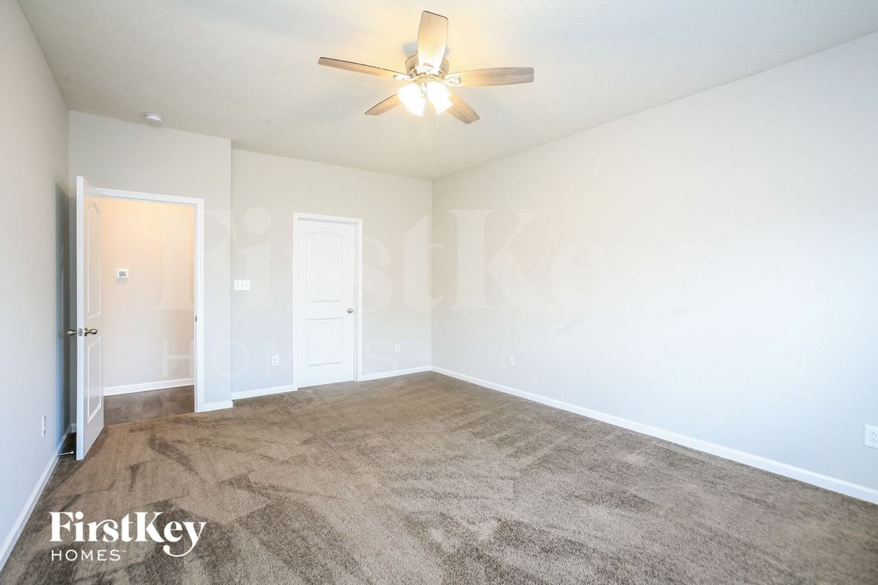 6612 Laurelwood Dr - Photo 7 of 15