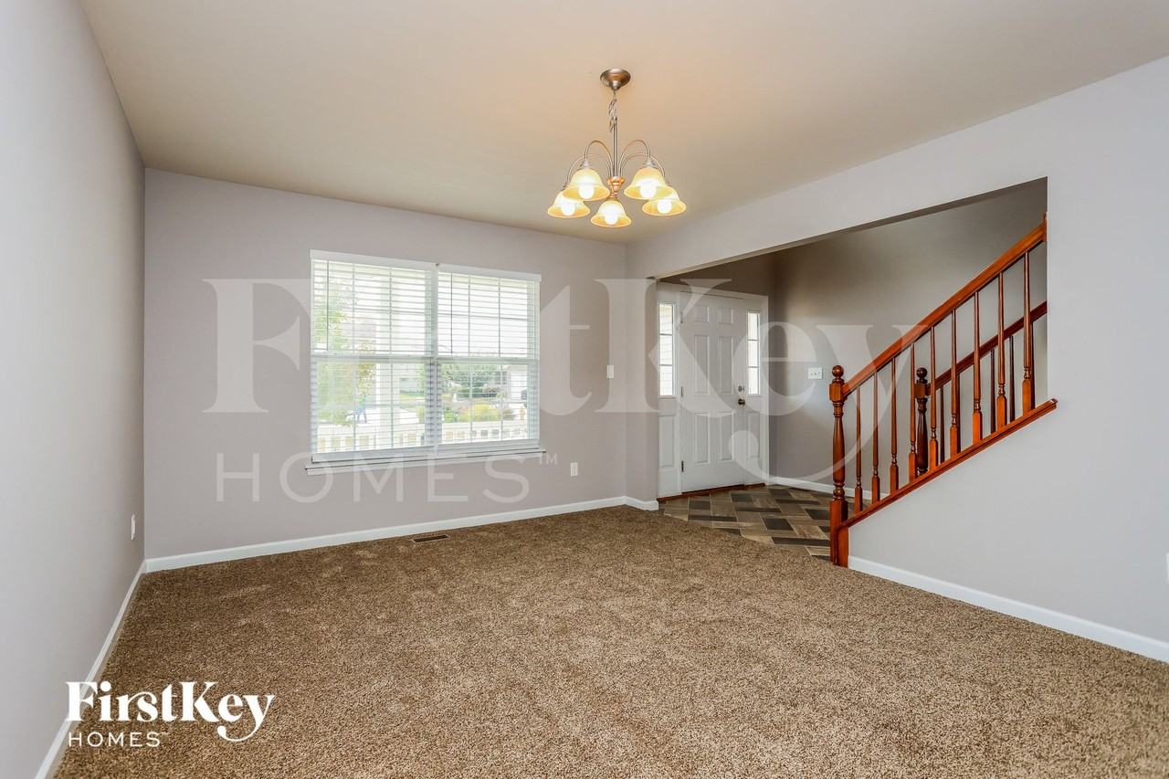 2003 Abby Ct - Photo 4 of 15