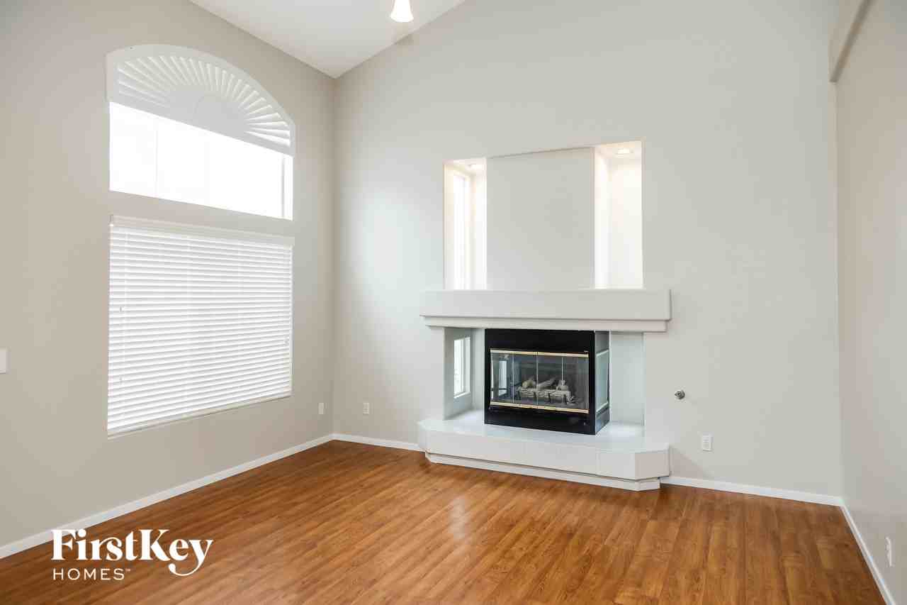 10038 Dragonfly Wing St - Photo 4 of 15