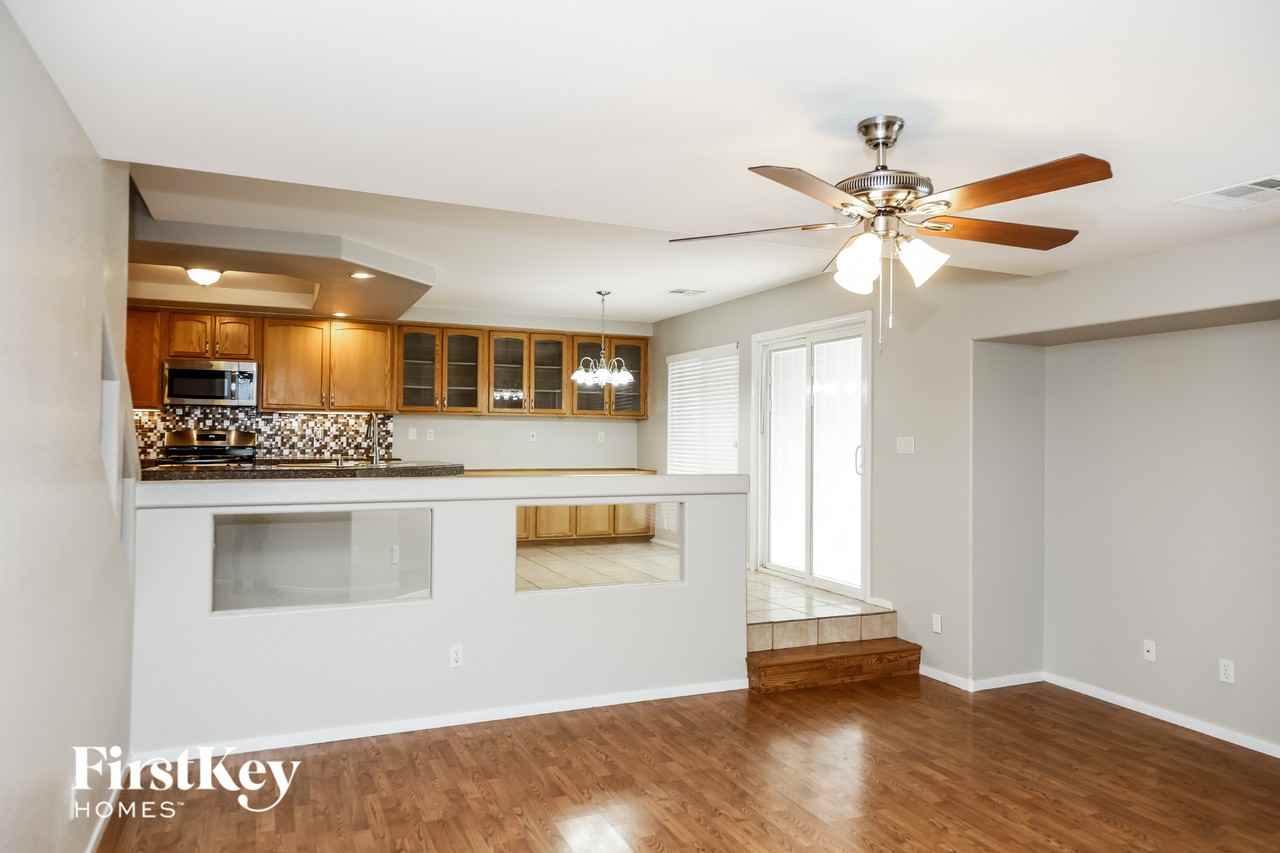 10038 Dragonfly Wing St - Photo 7 of 15