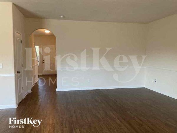 6032 Loy Ct - Photo 2 of 12