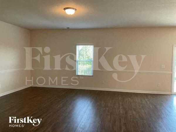 6032 Loy Ct - Photo 3 of 12