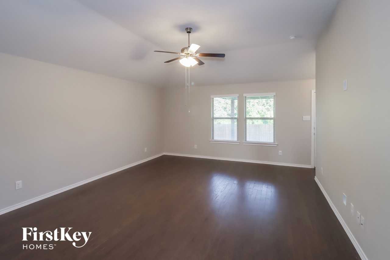 2520 Doe Run - Photo 3 of 15