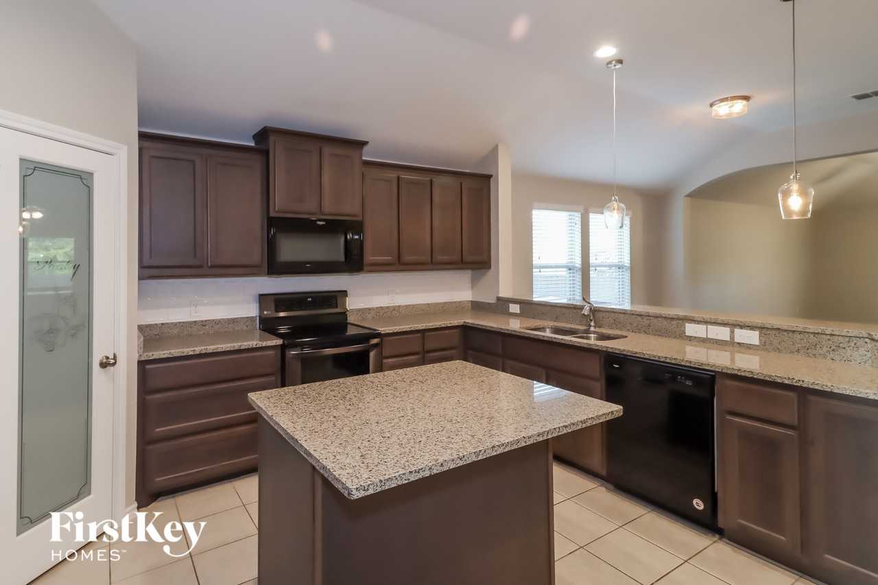 2520 Doe Run - Photo 6 of 15