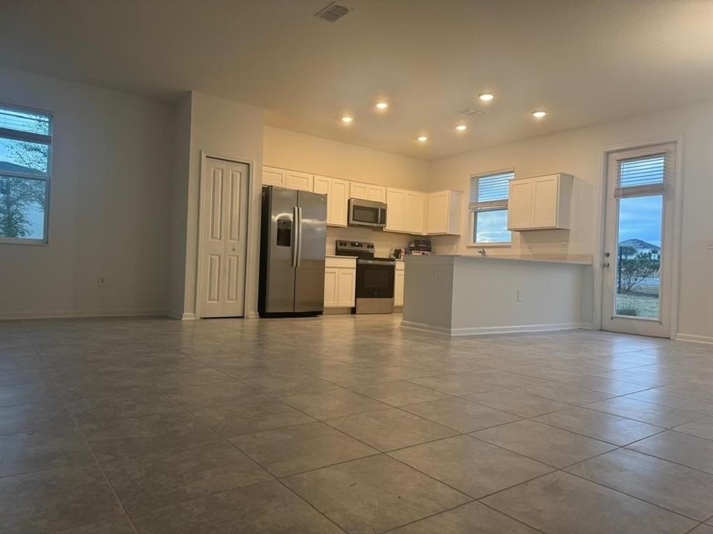 240 Bogey Dr - Photo 4 of 11