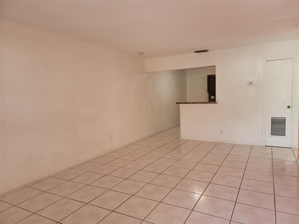 410 Sw 11th Ave - Photo 3 of 9