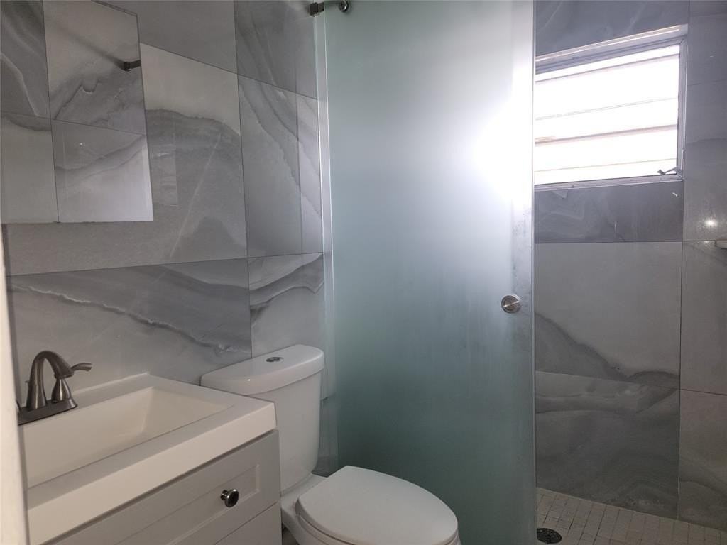 410 Sw 11th Ave - Photo 7 of 9