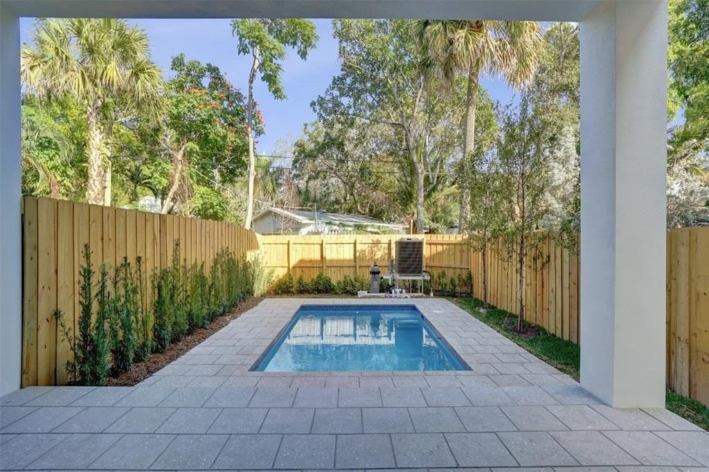 606 Sw 7th Ave - Photo 3 of 50