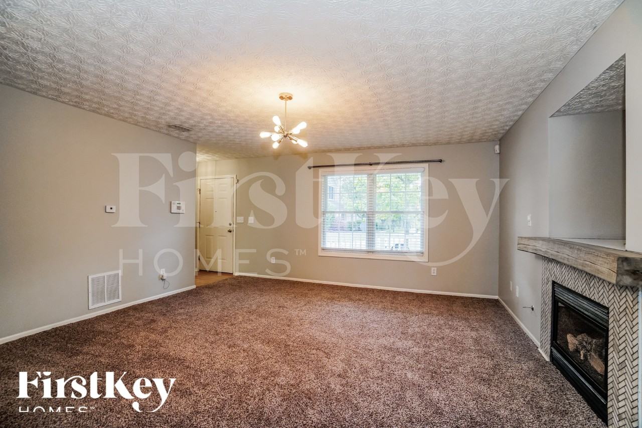 2973 Seeger St - Photo 2 of 18