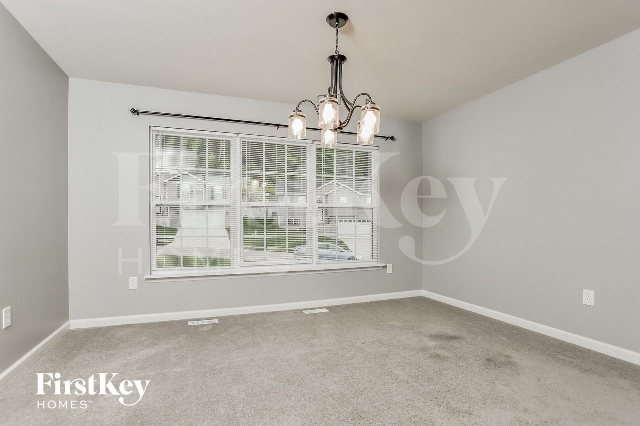 1020 Remington Dr - Photo 4 of 15