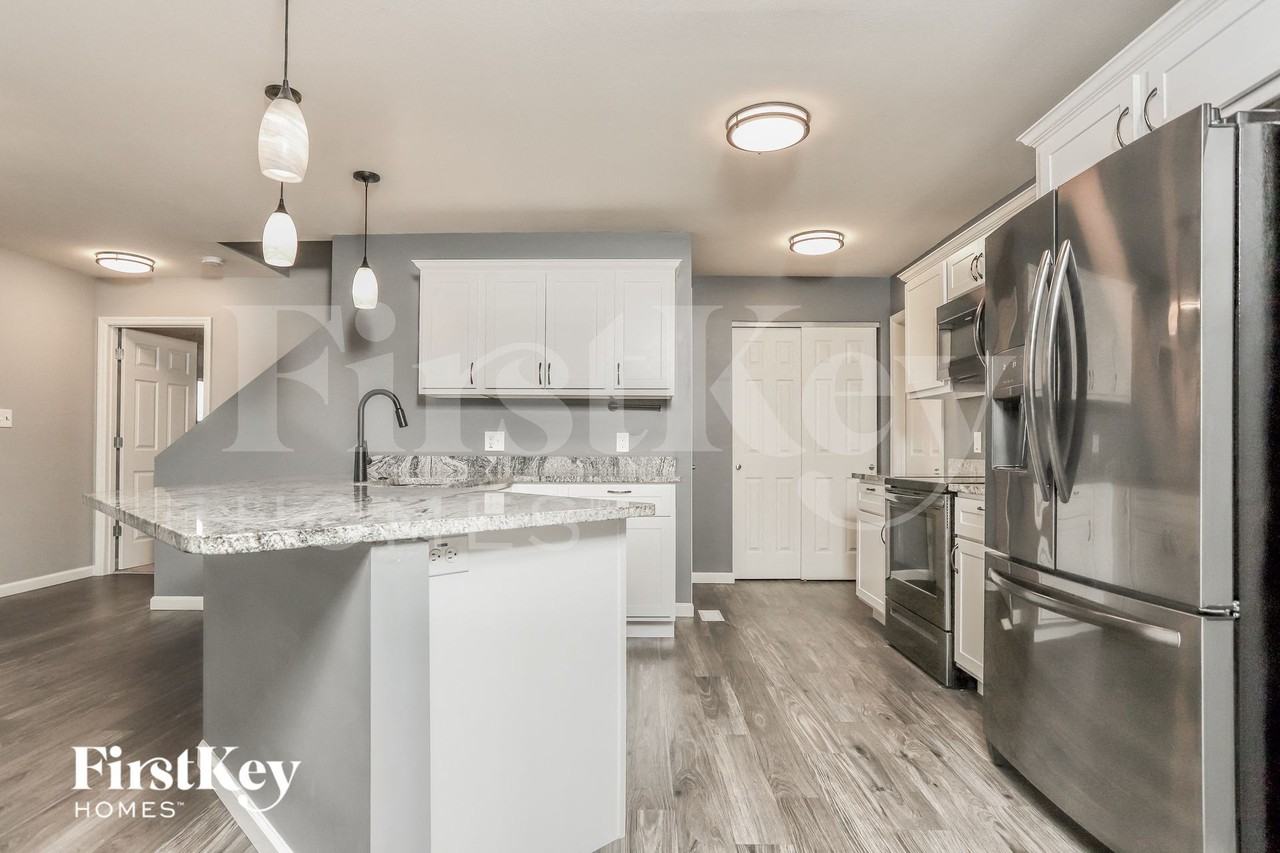 1020 Remington Dr - Photo 6 of 15