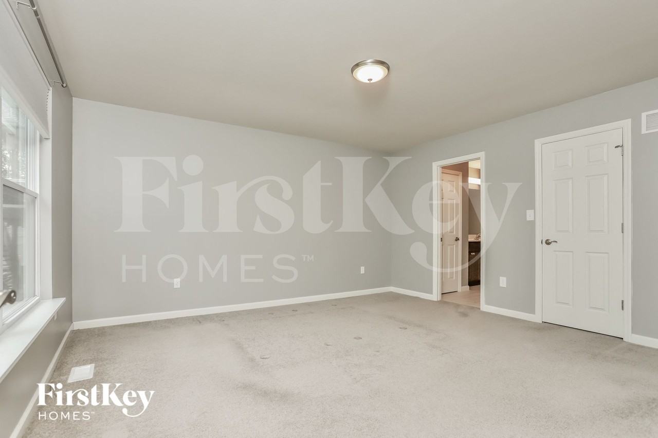 1020 Remington Dr - Photo 7 of 15