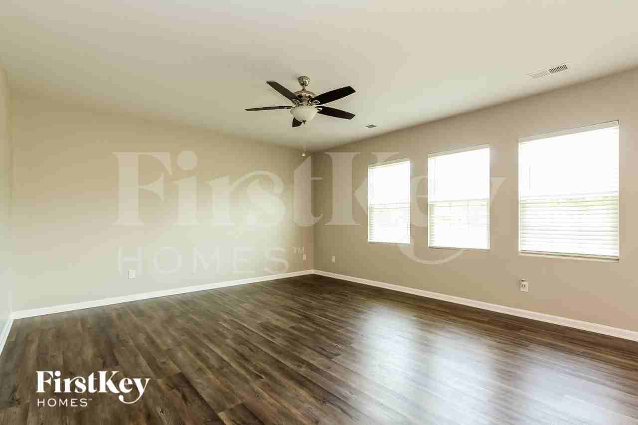 3611 Cerelia Ln - Photo 3 of 18