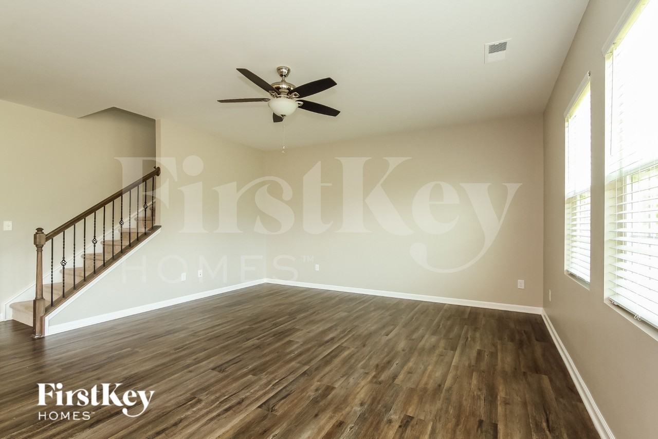 3611 Cerelia Ln - Photo 5 of 18