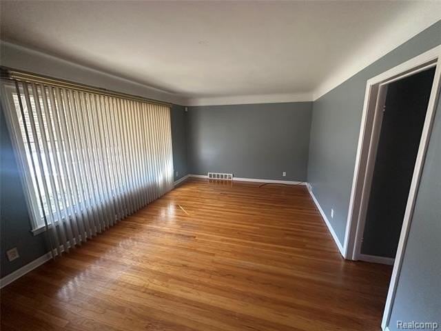 12731 W Parkway St - Photo 6 of 50