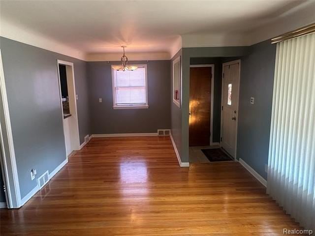 12731 W Parkway St - Photo 7 of 50