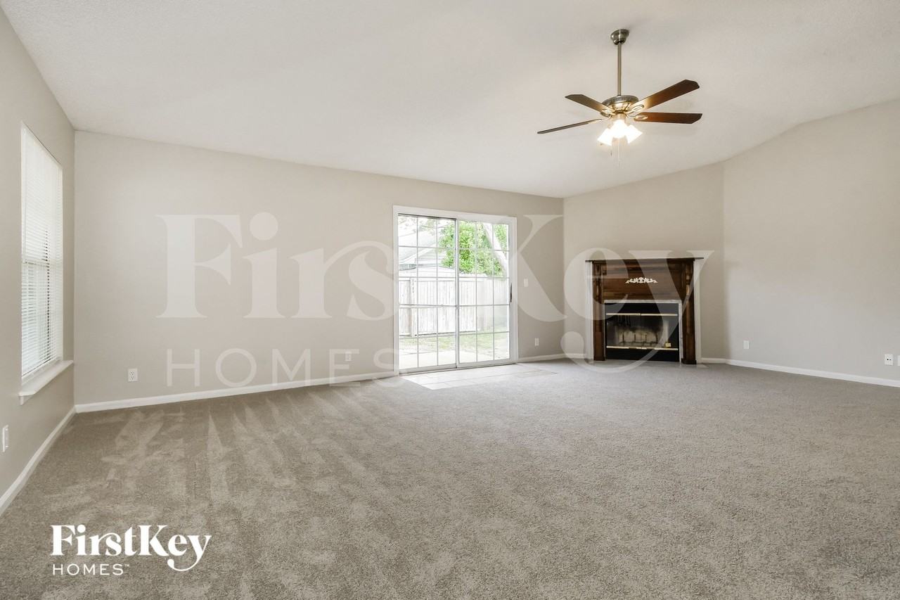 12621 Ashmore Green Dr S - Photo 3 of 15