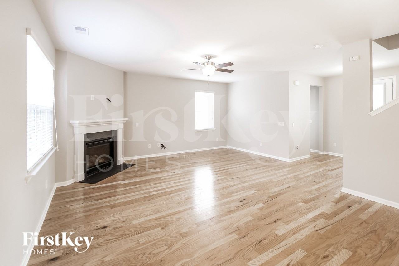 640 Woolum Dr - Photo 4 of 15